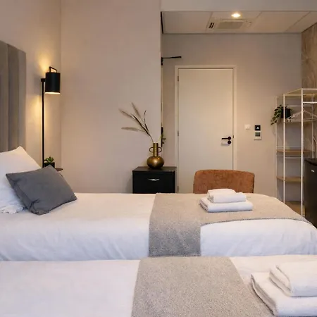 Apartment Fast Wifi, Kitchen Access Suite Maison Lux Raamsdonksveer