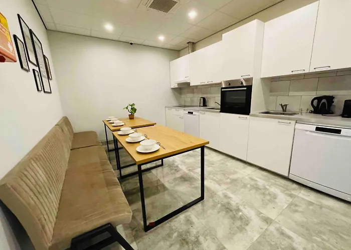 Fast Wifi, Kitchen Access Suite Maison Lux Apartment