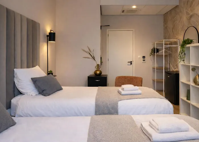 Apartment Fast Wifi, Kitchen Access Suite Maison Lux Raamsdonksveer