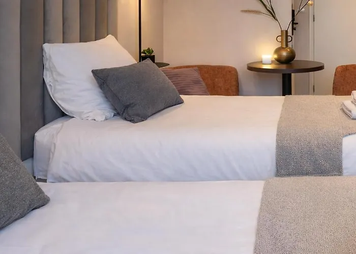 Fast Wifi, Kitchen Access Suite Maison Lux Apartment